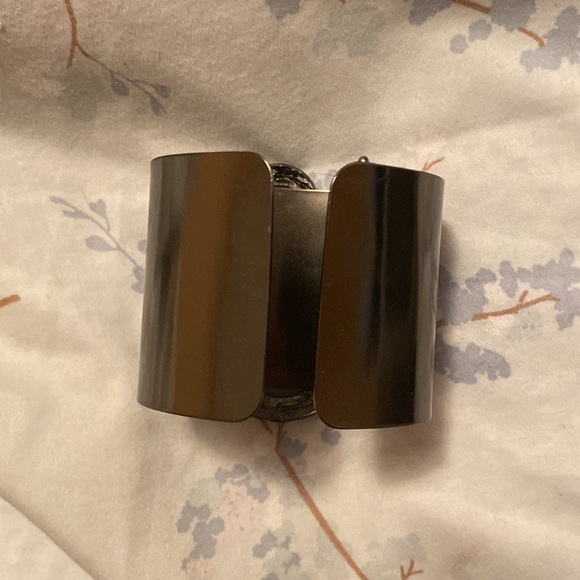 Metal cuff bracelet from Anthropologie - Picture 2 of 4